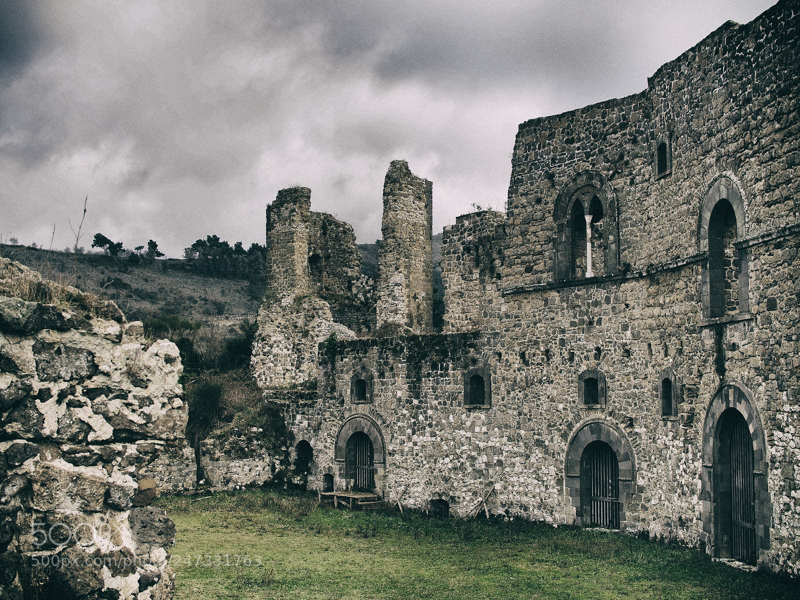 Olympus OM-D E-M5 sample photo. Ruins photography