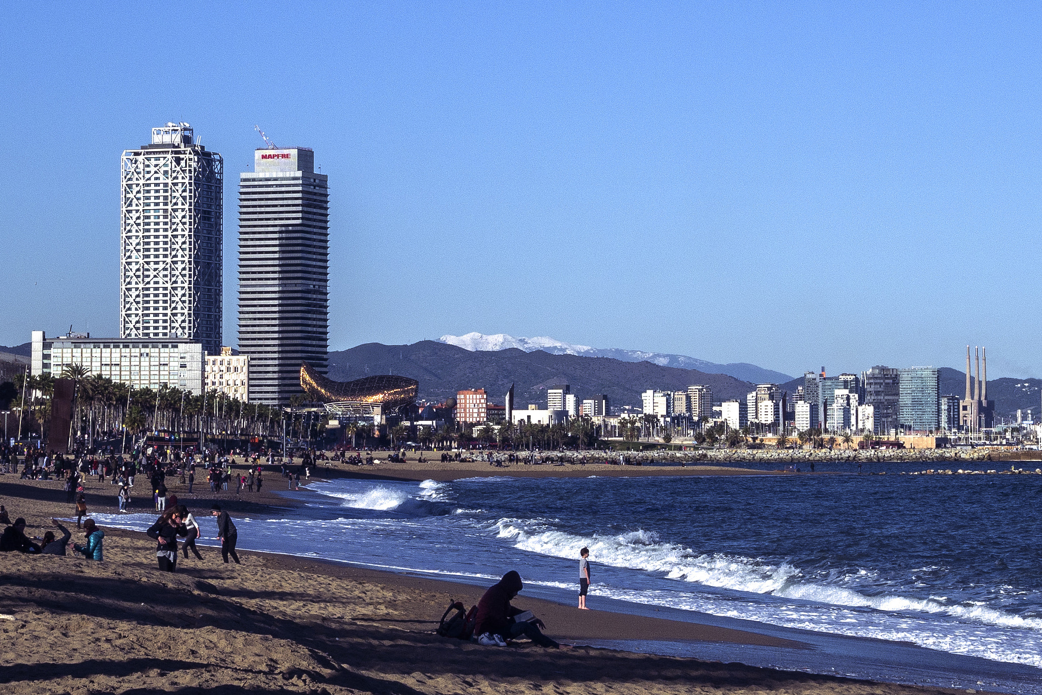 Panasonic Lumix DC-GX850 (Lumix DC-GX800 / Lumix DC-GF9) sample photo. Barceloneta photography