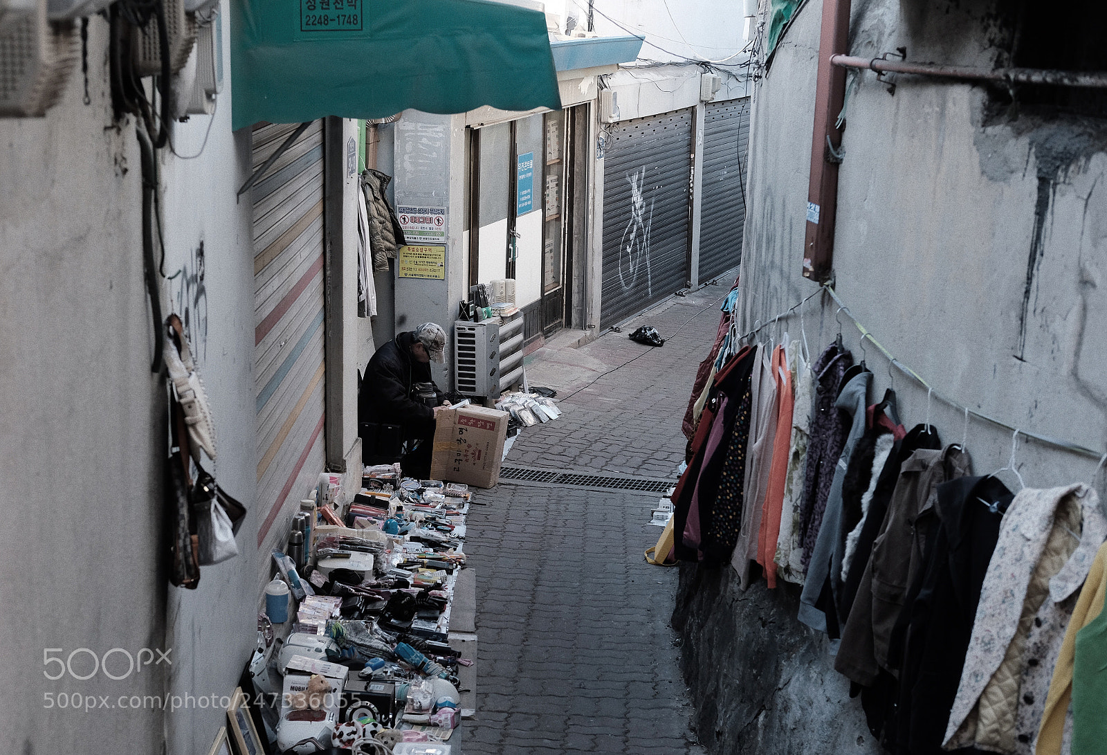 Fujifilm X-T2 sample photo. Flea market photography