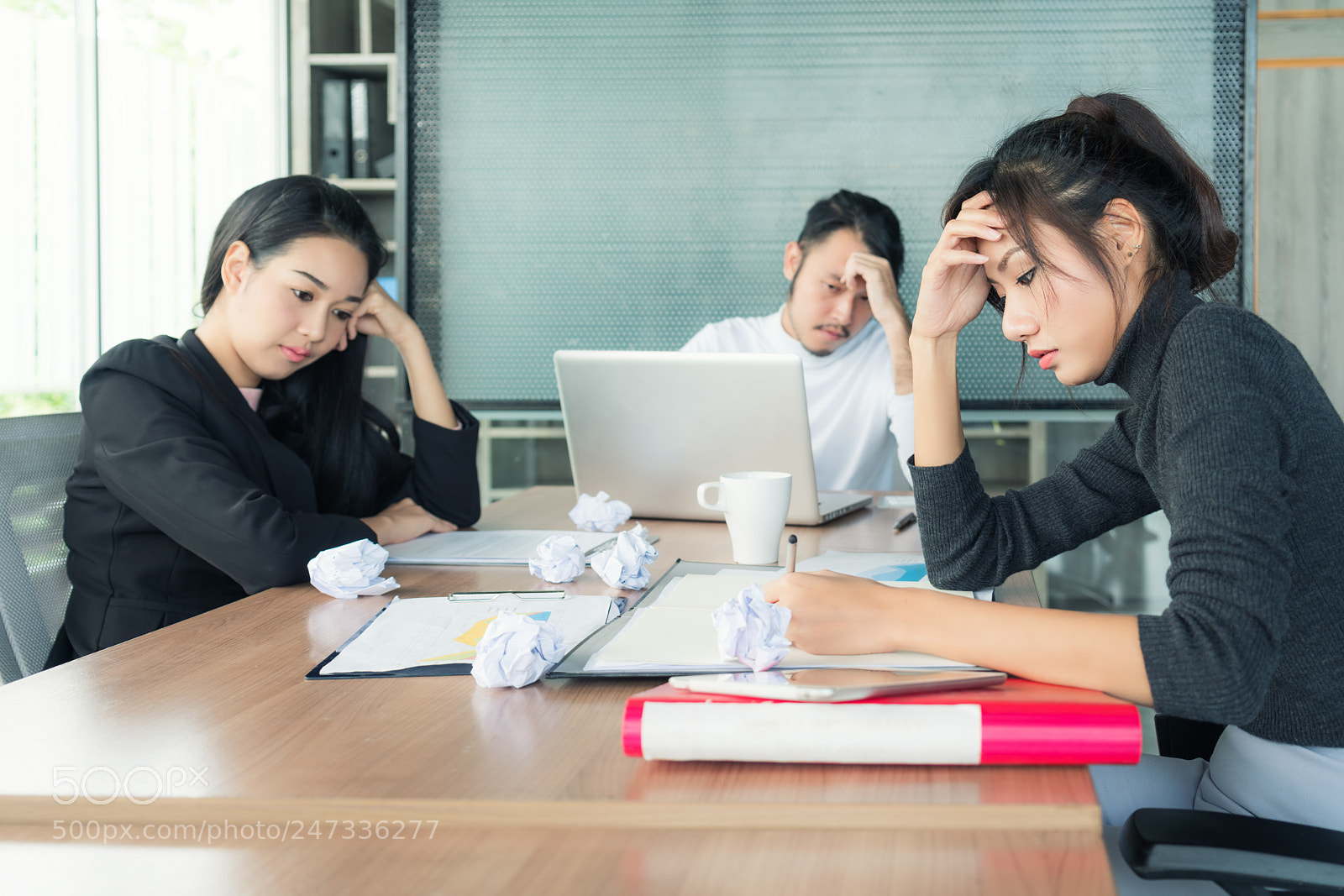 Sony a7R II sample photo. Group of unhappy asian photography