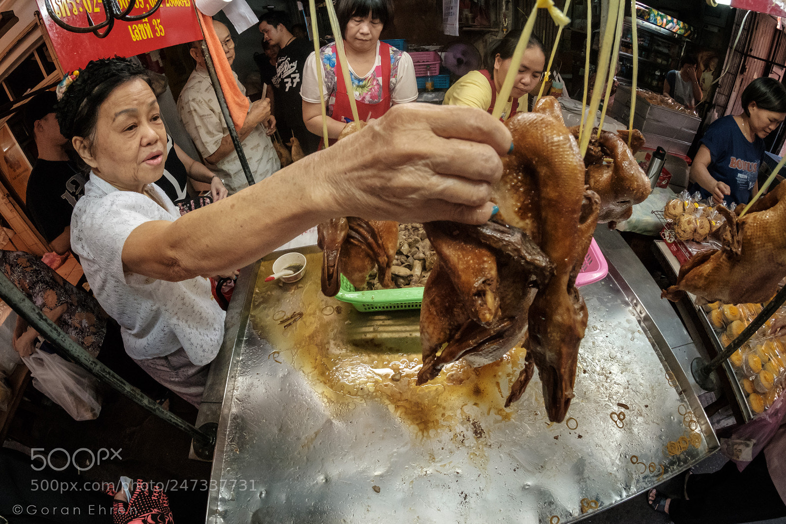 Fujifilm X-T2 sample photo. Duck vendor at chinatown photography