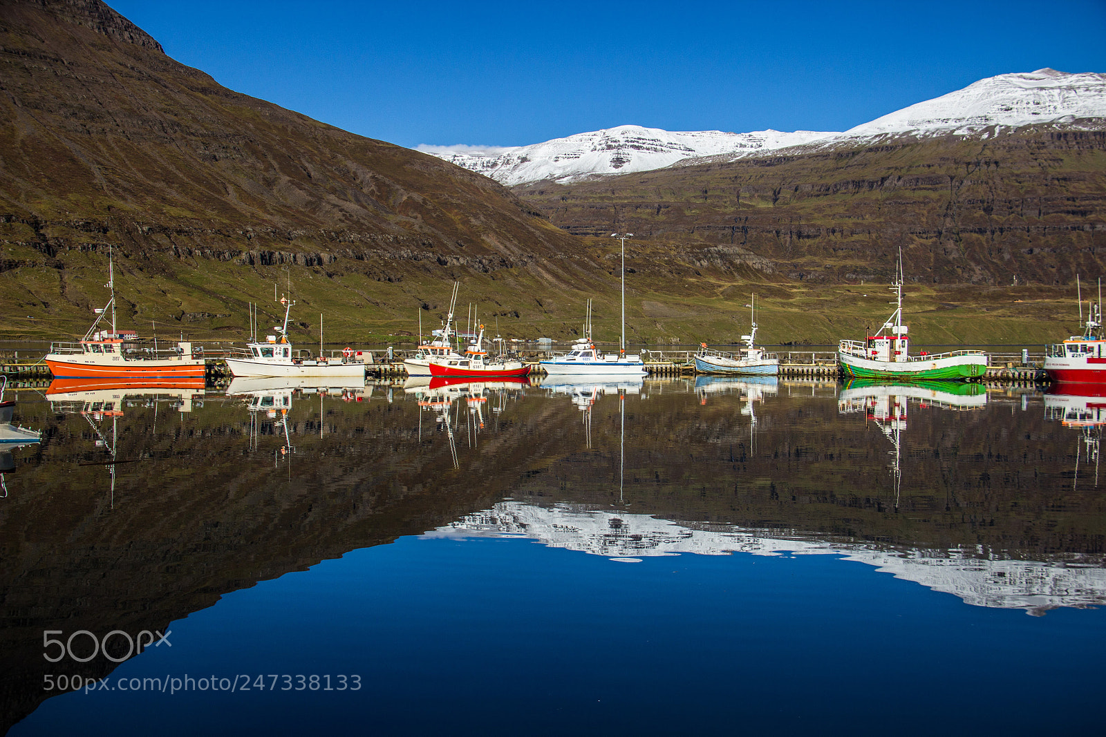 Canon EOS 600D (Rebel EOS T3i / EOS Kiss X5) sample photo. Icelandic mirror 2 photography