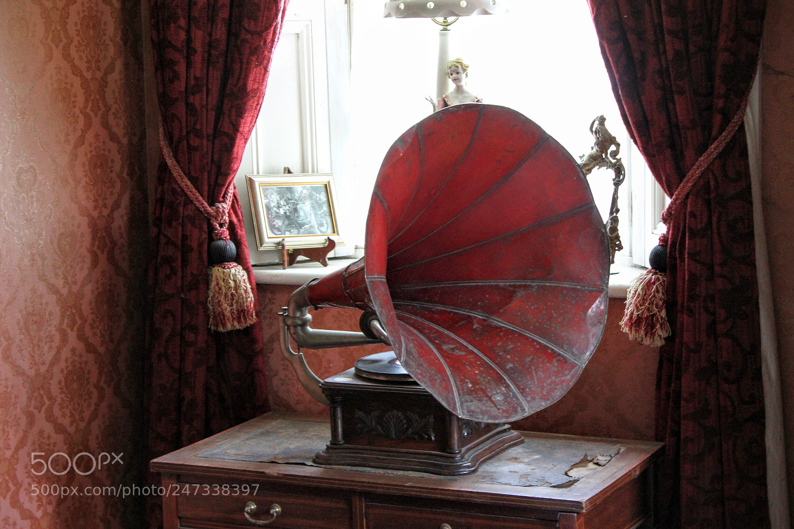 Canon EF-S 18-55mm F3.5-5.6 IS sample photo. Bunratty photography