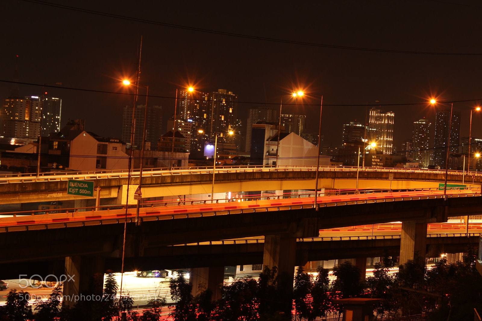 Canon EOS 600D (Rebel EOS T3i / EOS Kiss X5) sample photo. Night life photography