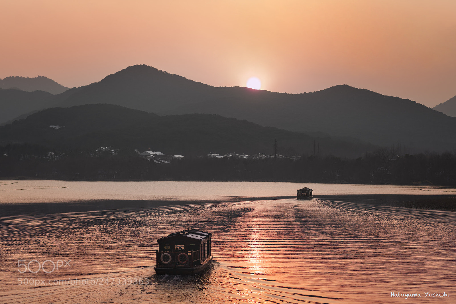 Canon EOS-1D X Mark II sample photo. Sunset in west lake photography