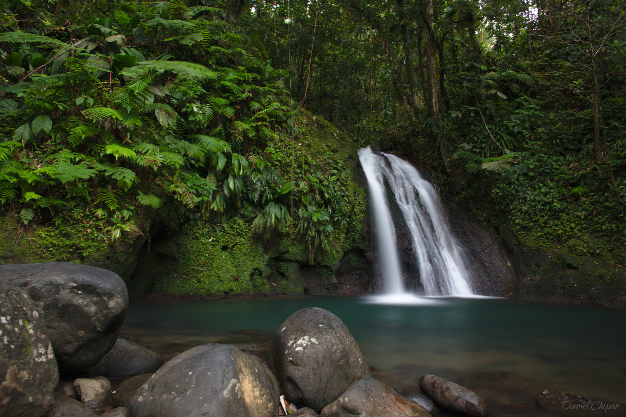 Canon EOS 5D Mark IV sample photo. Waterfall in guadeloupe photography