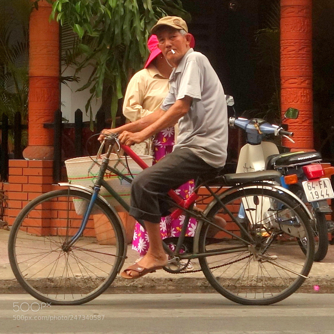 Sony Cyber-shot DSC-RX100 II sample photo. Vn people lot() photography