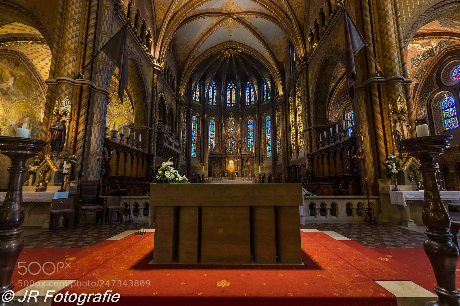 Canon EOS 600D (Rebel EOS T3i / EOS Kiss X5) sample photo. Matthias church alter photography