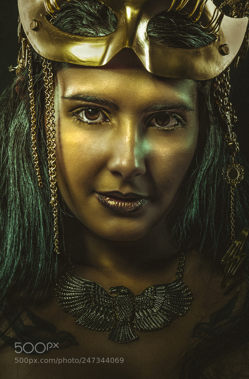 Canon EOS 7D sample photo. Egyptian brunette woman with photography