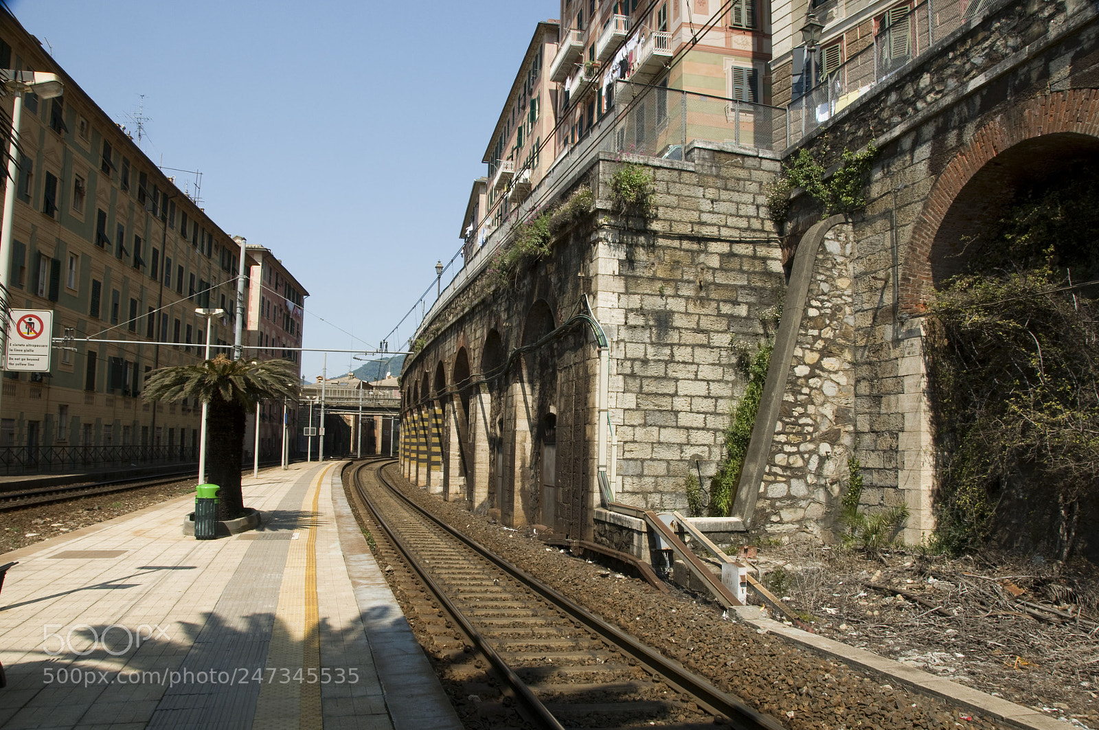Nikon D300 sample photo. Dondolato dal vagone photography