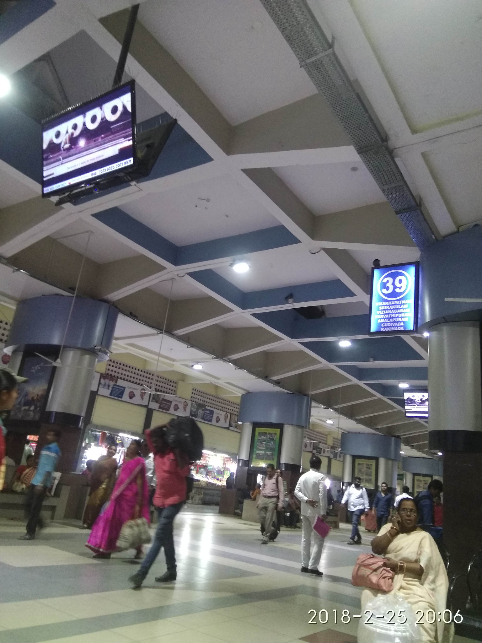 Xiaomi MI MAX sample photo. Mahatma gandhi bus station photography