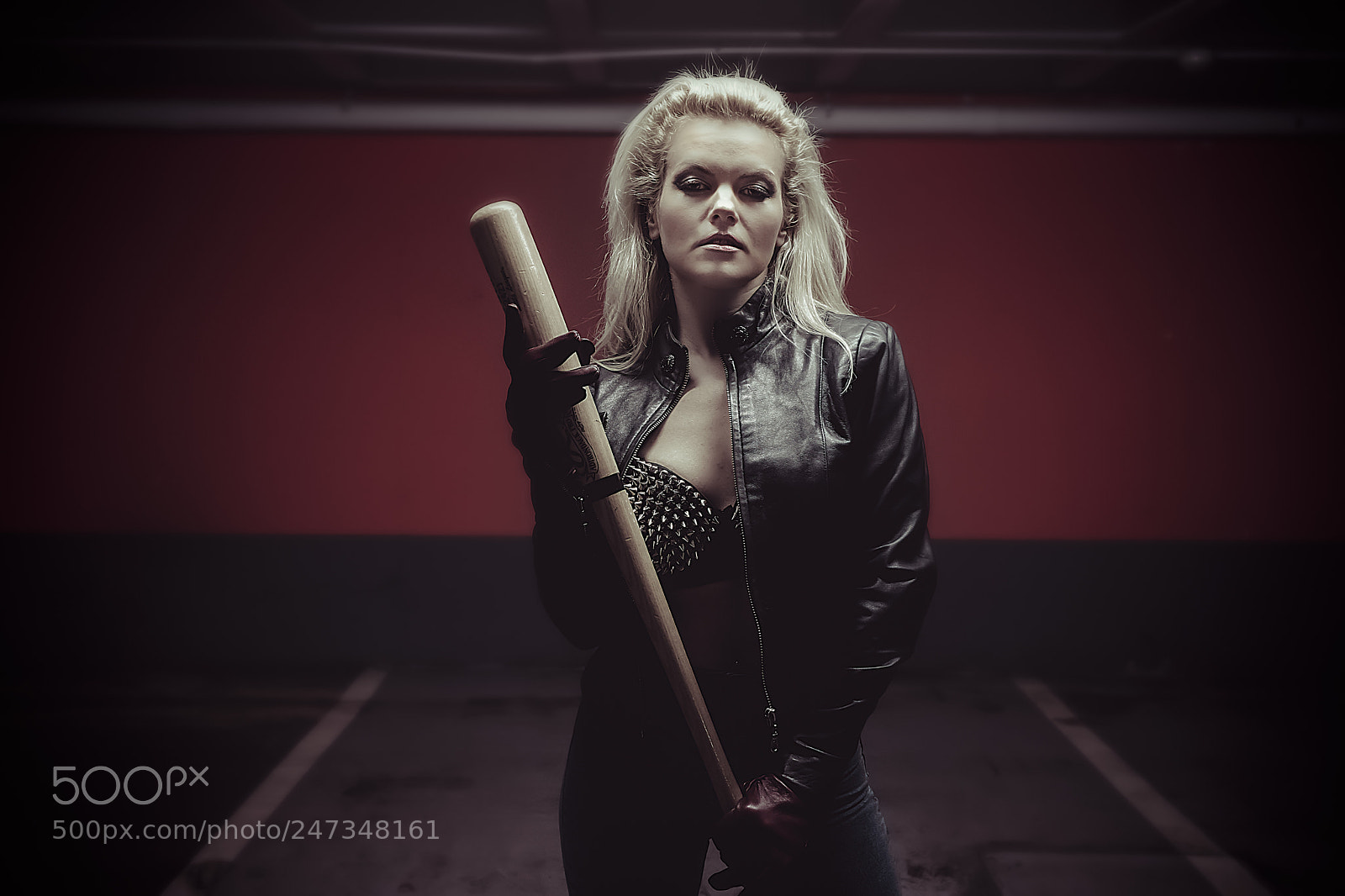 Sony a7 sample photo. Blond woman holding a photography