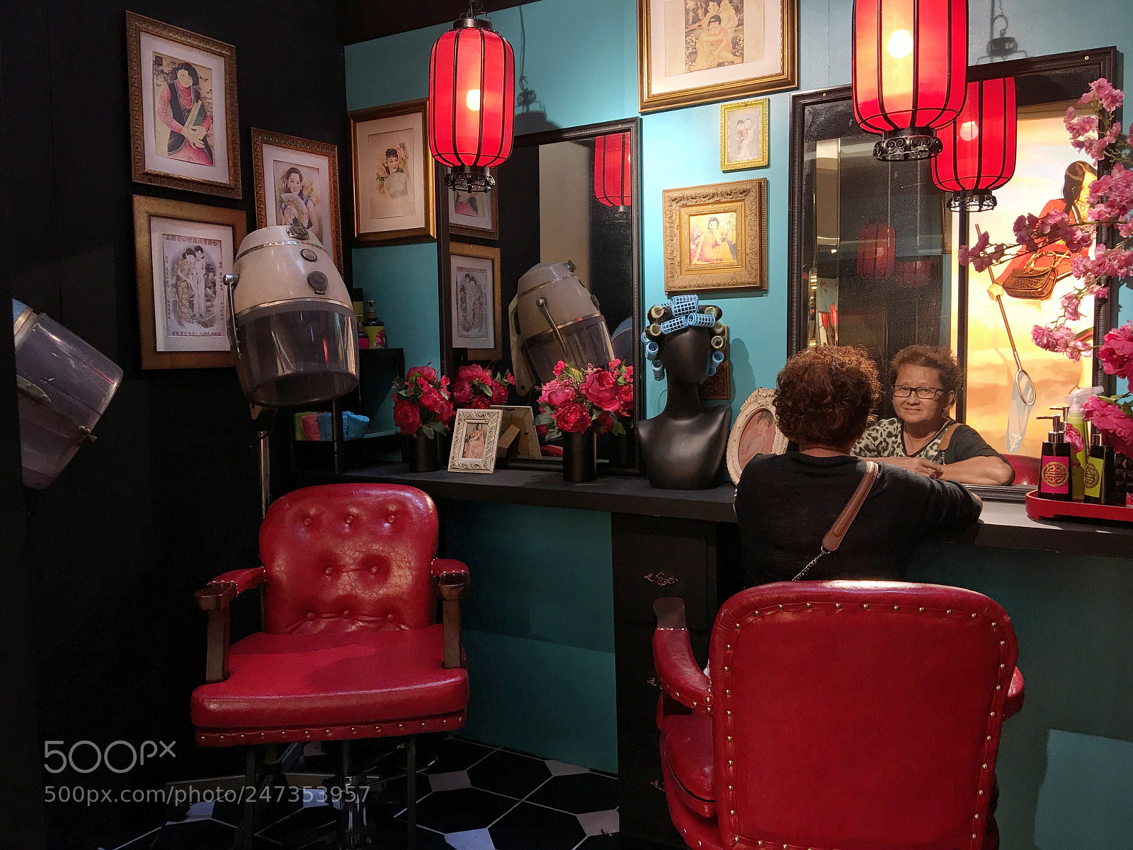Apple iPhone 6s Plus sample photo. Chinese traditional  barber shop photography