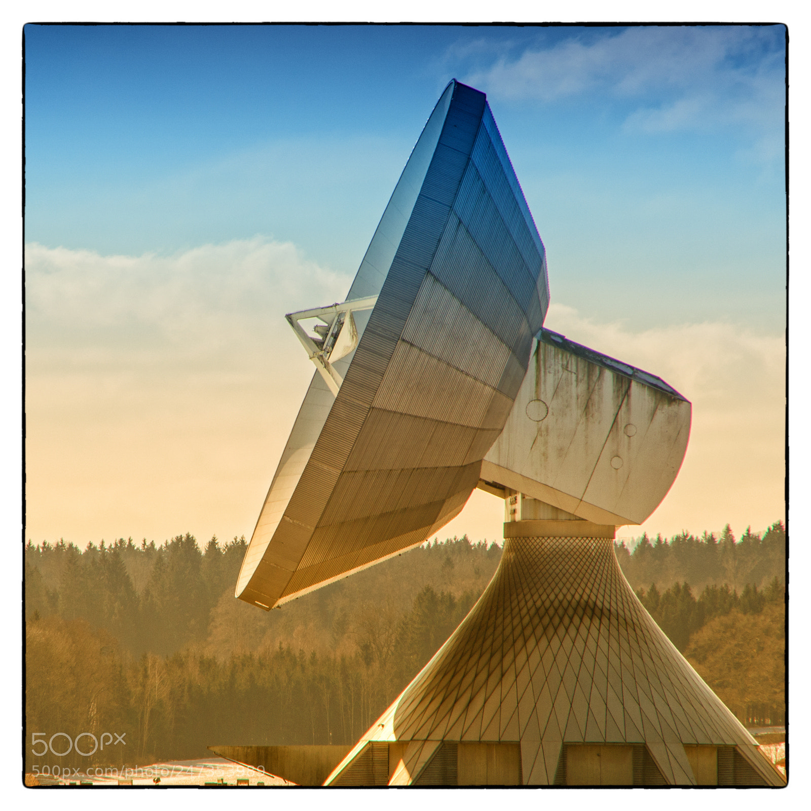 Pentax K-5 sample photo. Radio telescope photography