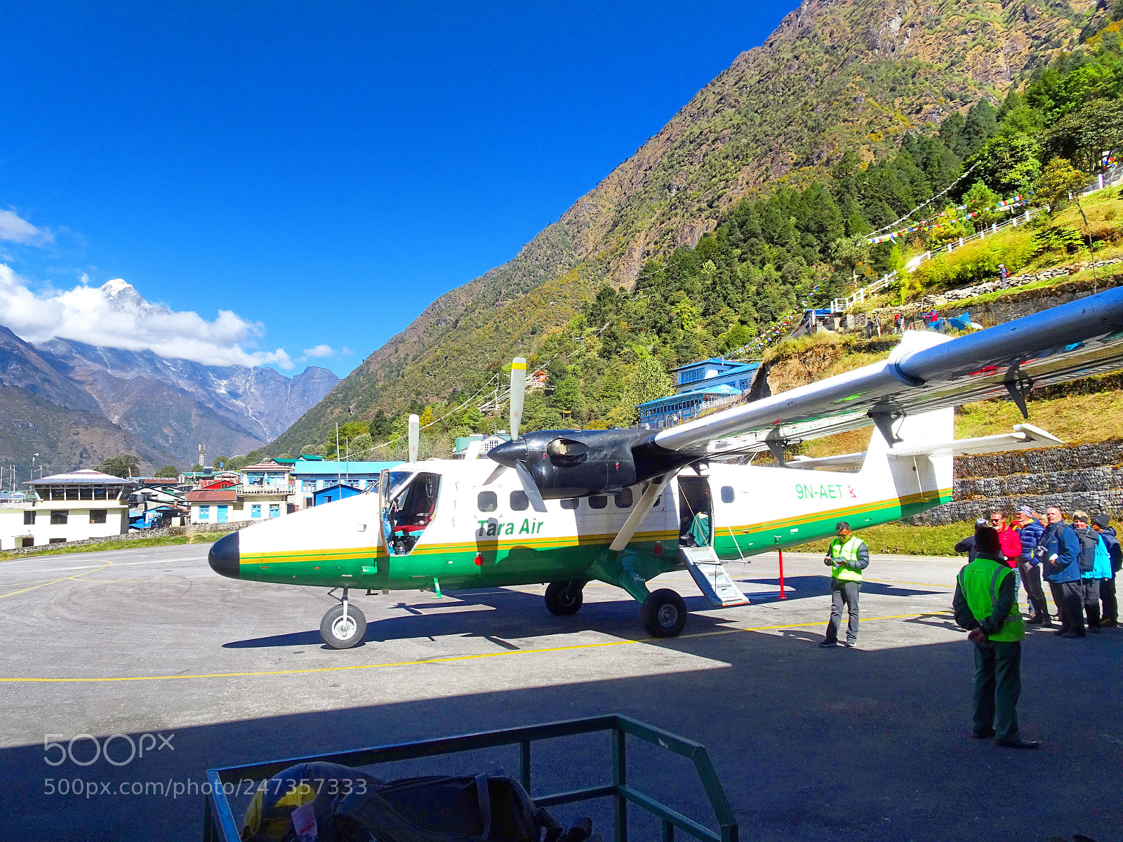 Sony DSC-HX90 sample photo. Small plane home photography