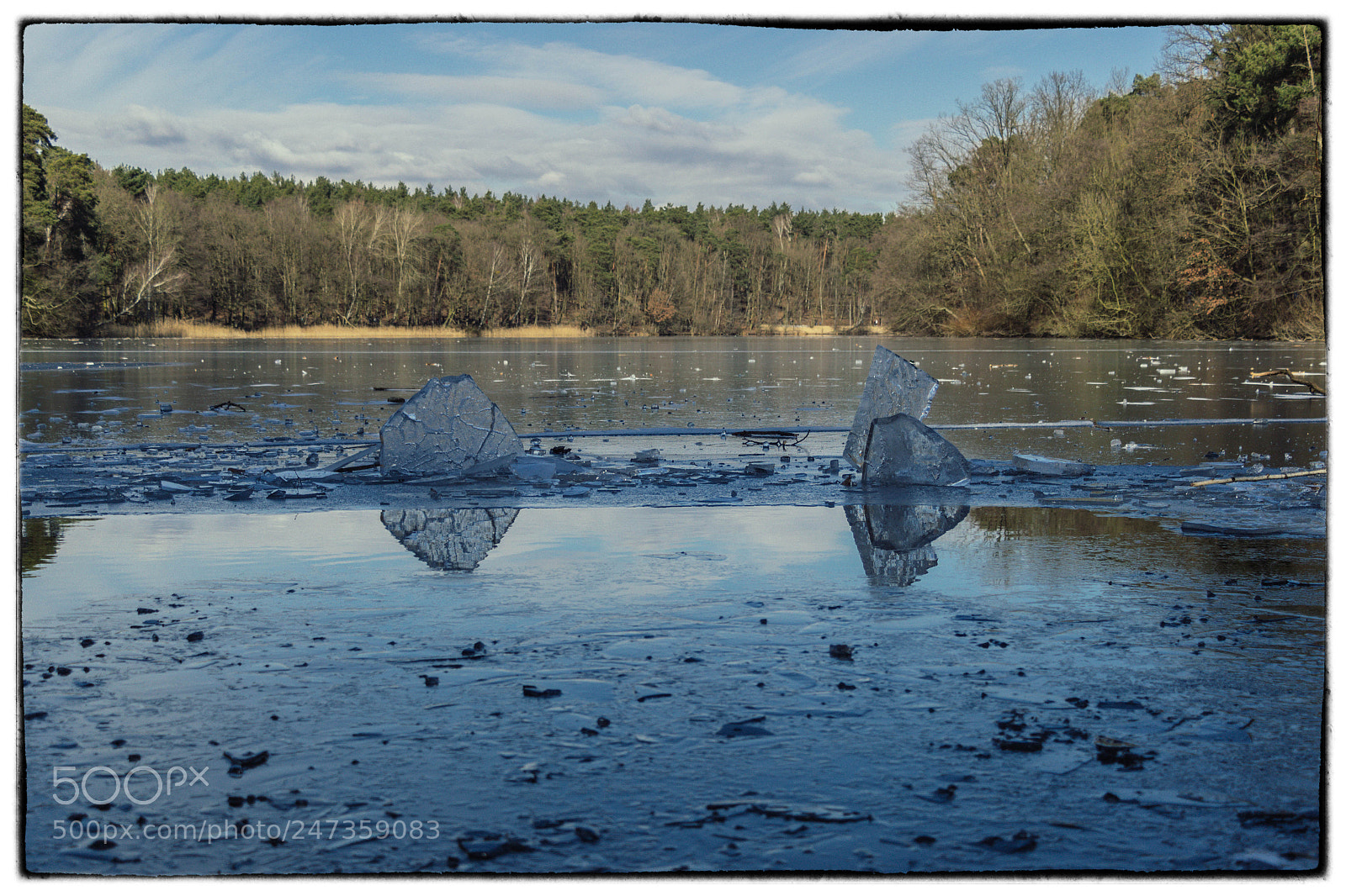 Canon EOS 600D (Rebel EOS T3i / EOS Kiss X5) sample photo. Natural ice sculpture photography