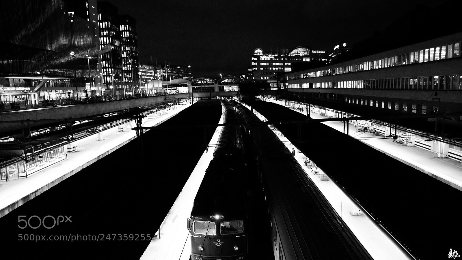 Fujifilm X-T1 sample photo. Train tracks. photography