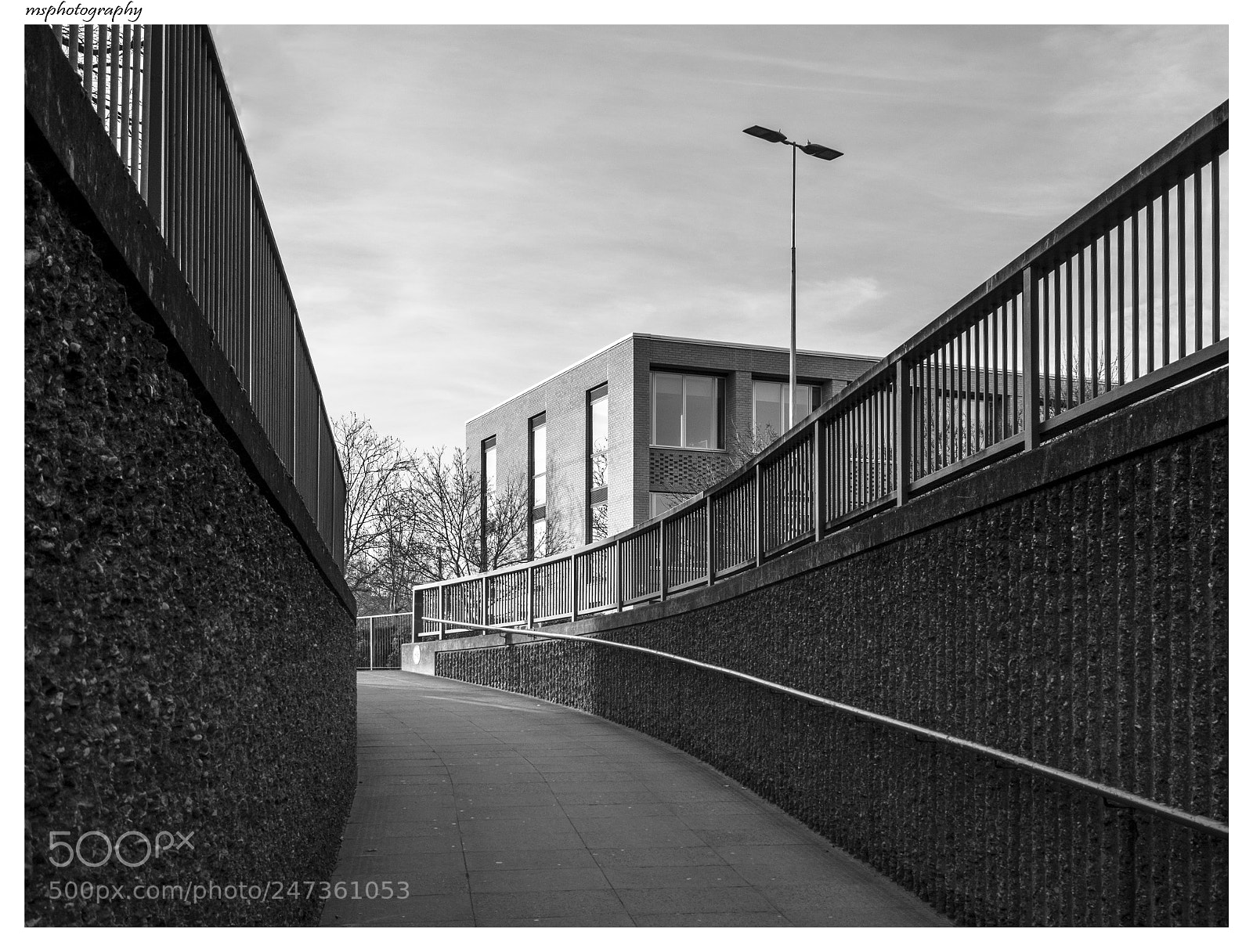 Olympus OM-D E-M10 II sample photo. Curves and lines photography