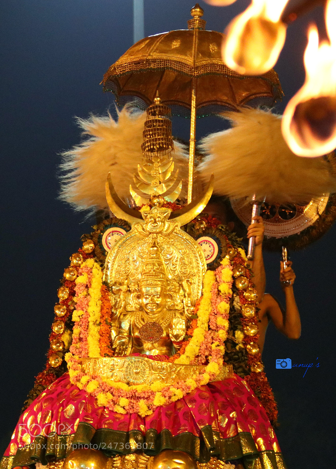 Canon EOS 80D sample photo. Vaikkathappan, the presiding deity photography