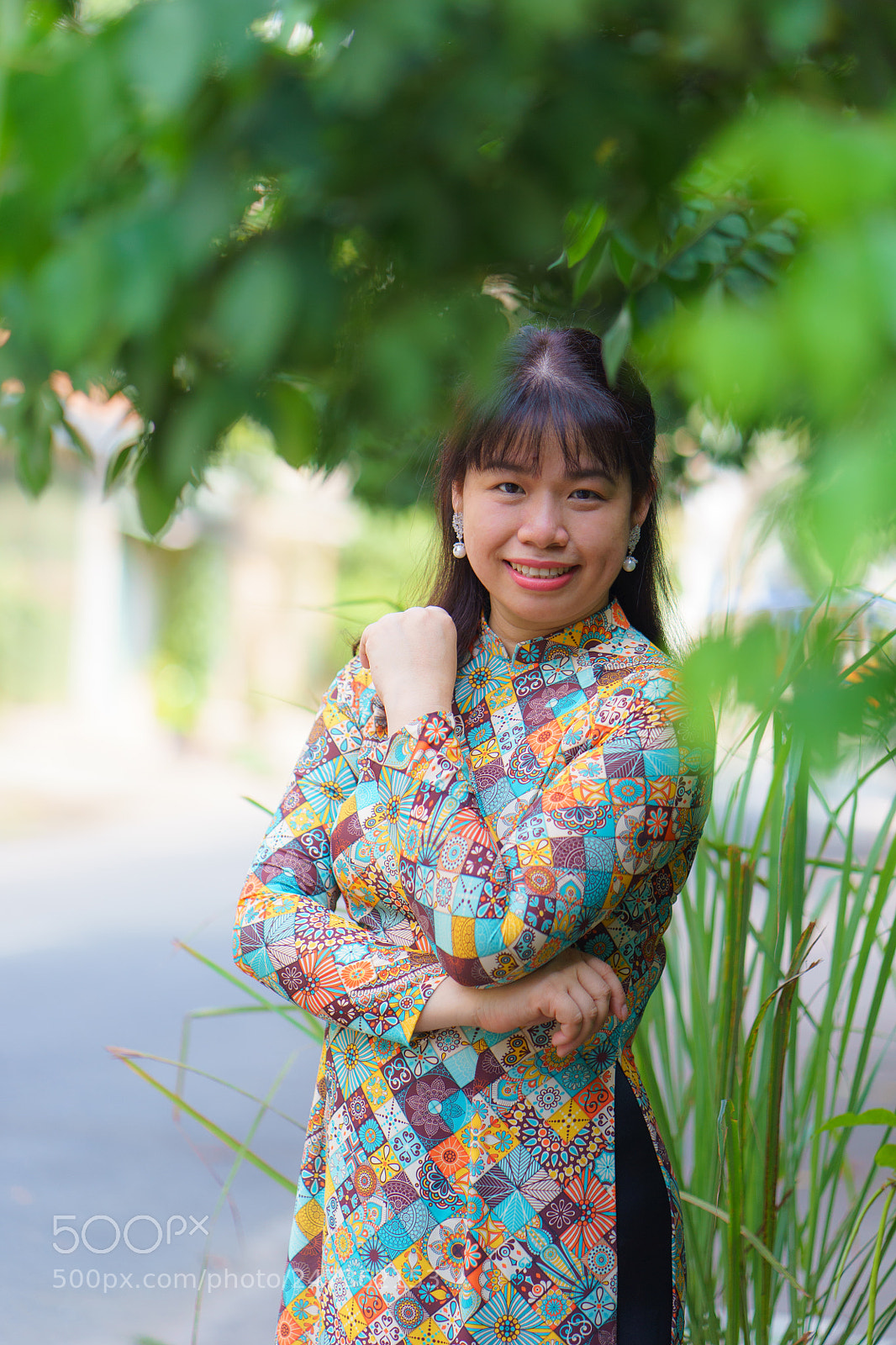 Sony a7 sample photo. Vietnamese traditional long dress photography
