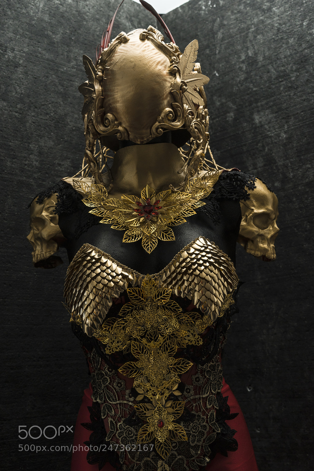 Sony a7 sample photo. Knight, gold armor and photography