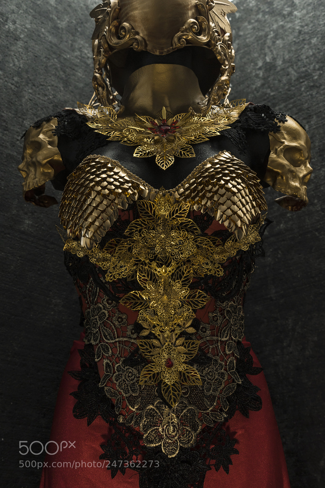Sony a7 sample photo. Gold armor and metal photography