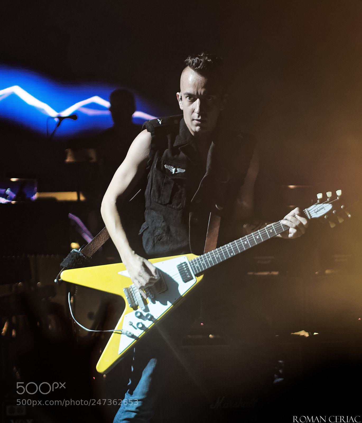 Olympus OM-D E-M10 II sample photo. Electrifying guitar photography