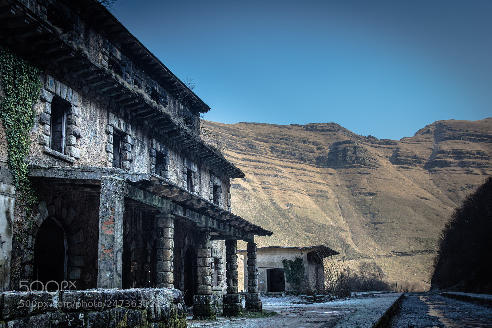 Nikon D7200 sample photo. La enga a abandoned photography