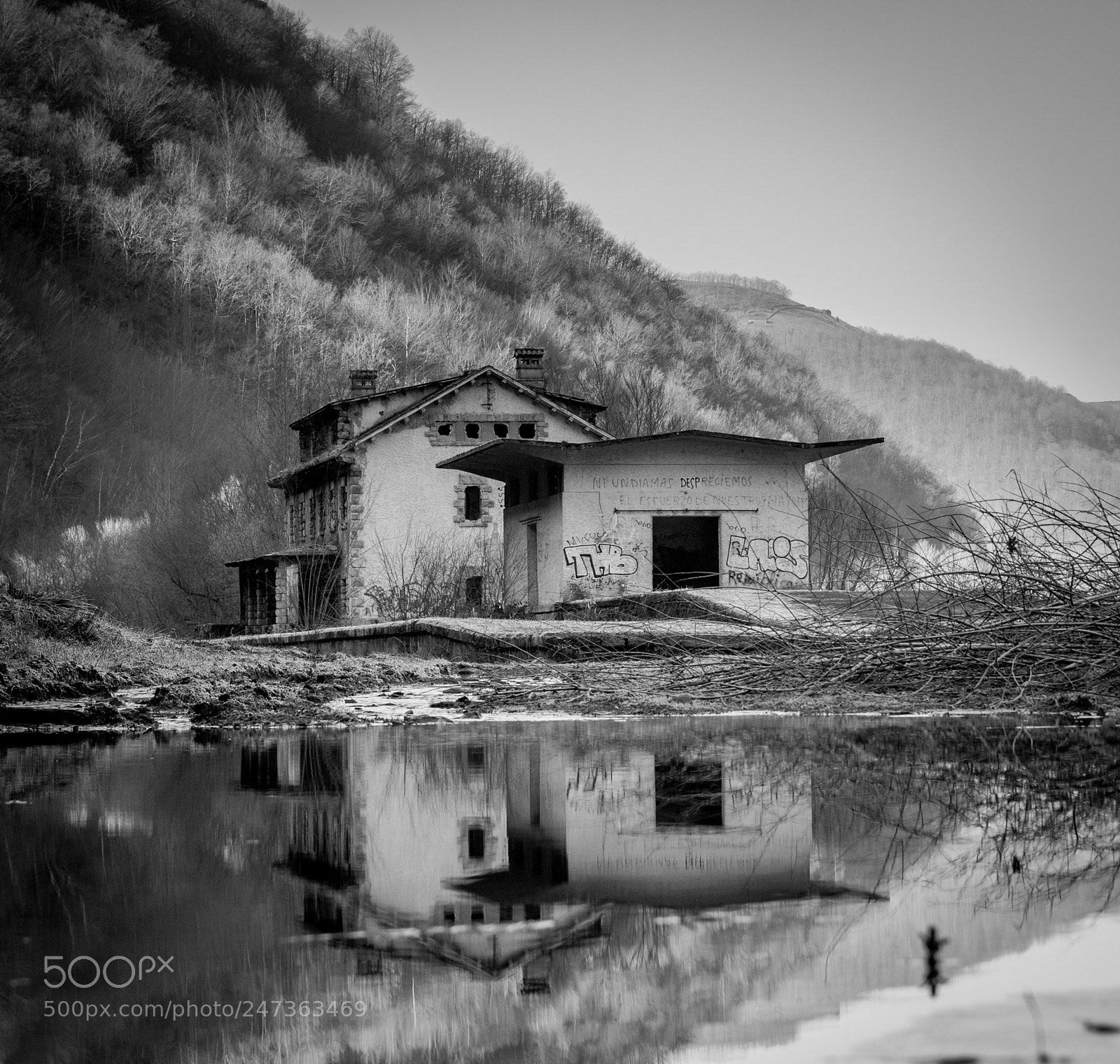Nikon D7200 sample photo. La enga a abandoned photography