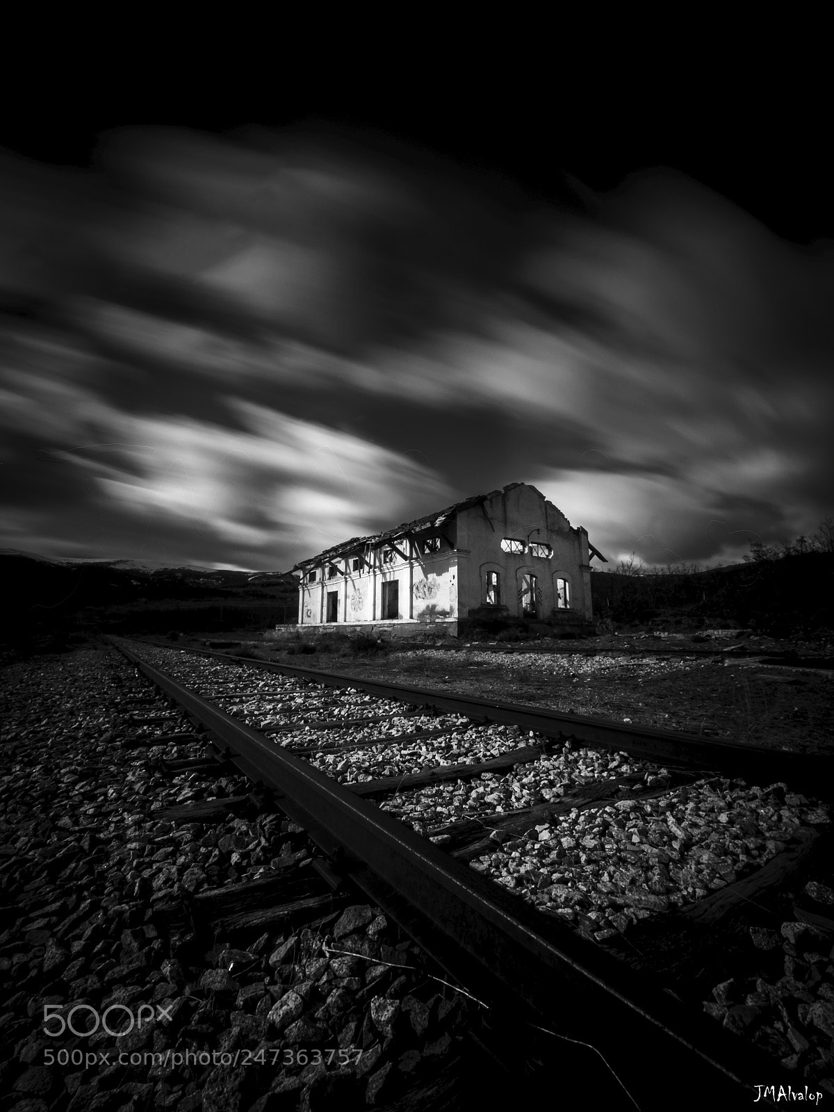 Olympus OM-D E-M5 II sample photo. La estación fantasma. photography