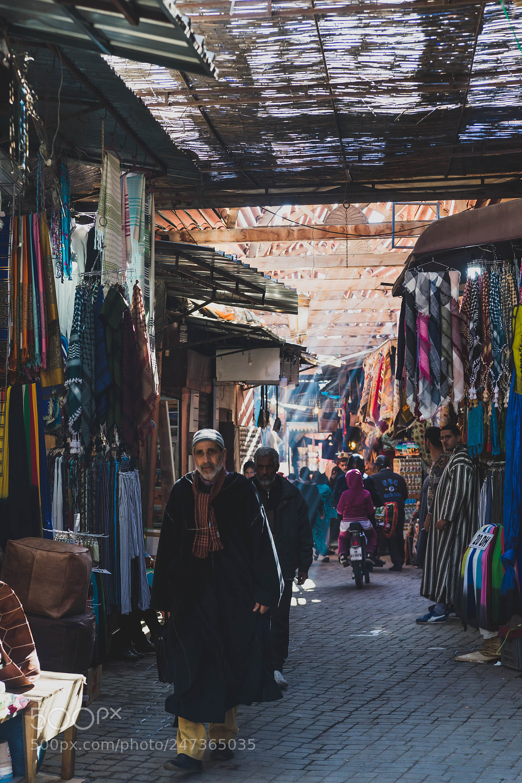 Nikon D610 sample photo. In the souq photography
