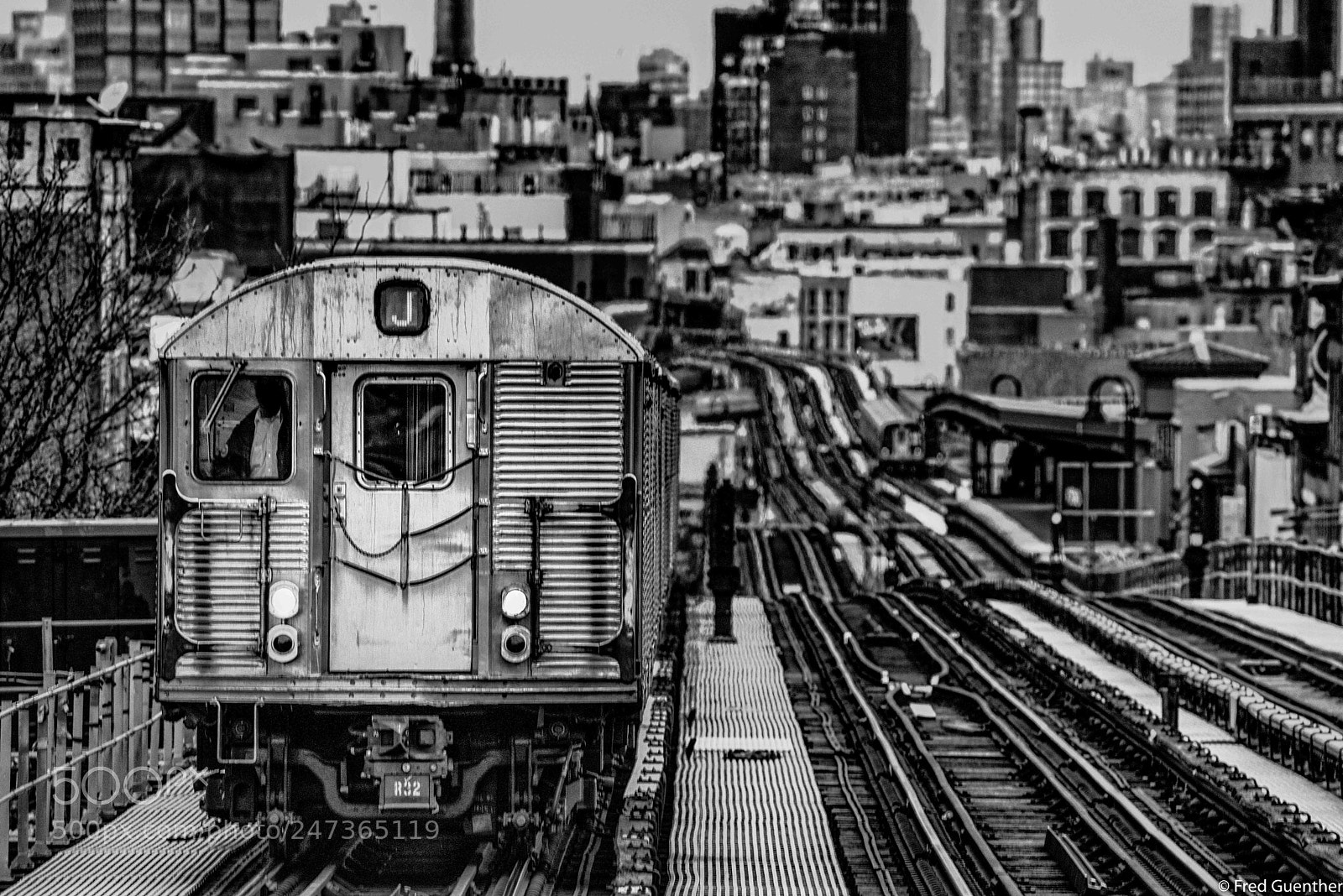 Nikon D810 sample photo. R32 j train coming photography