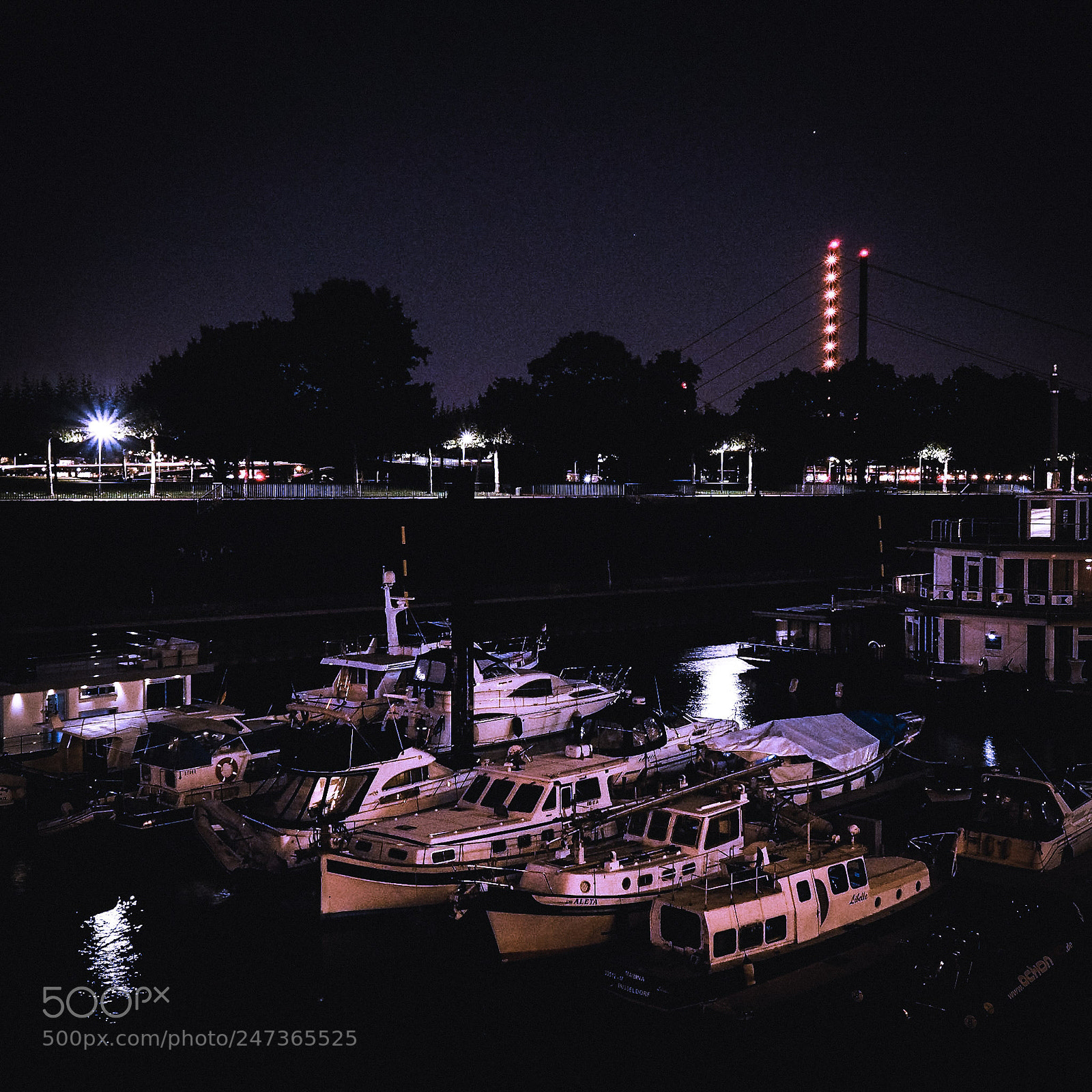 Olympus PEN E-PL8 sample photo. Nacht im yachthafen photography