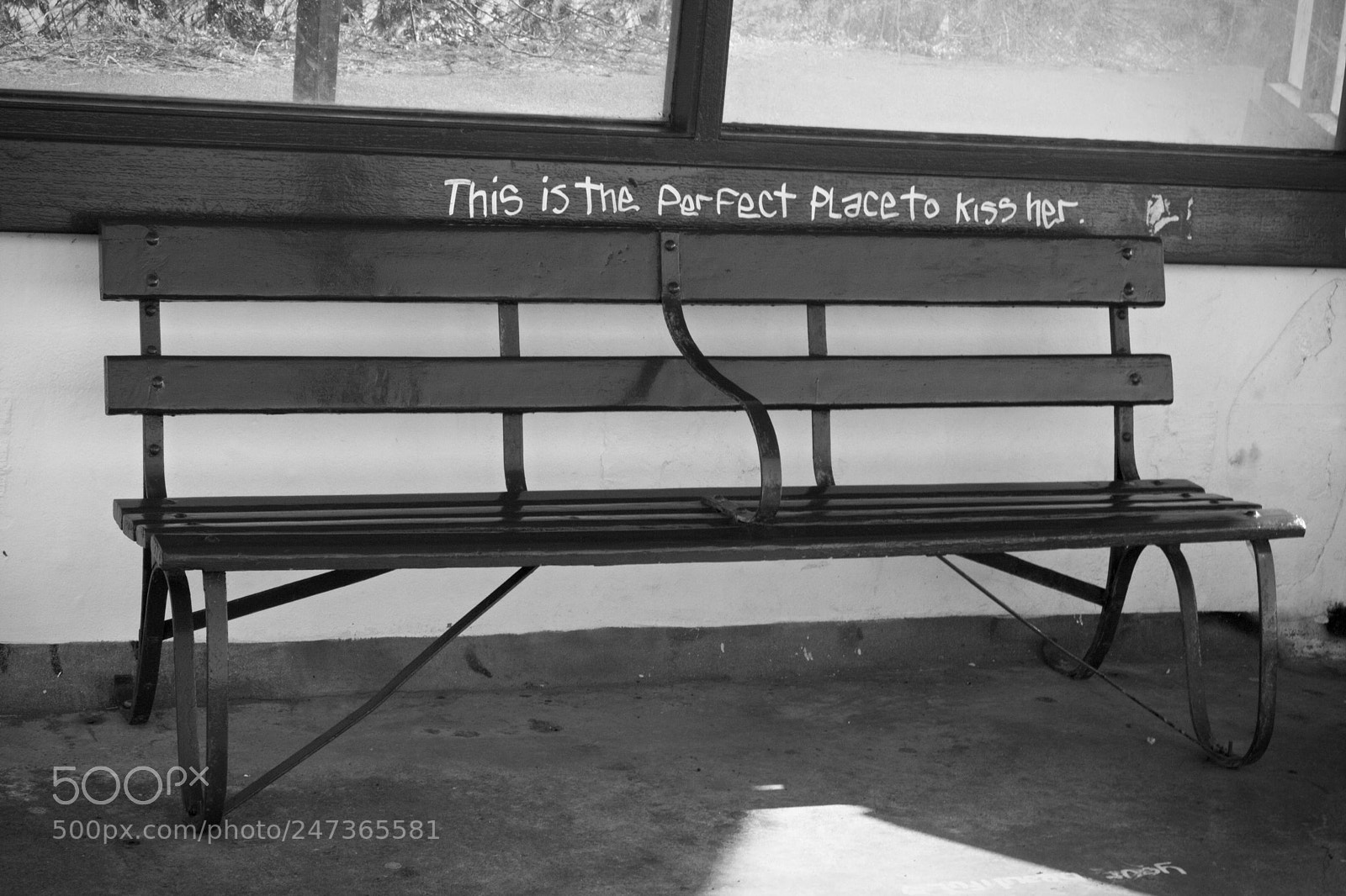 Canon EOS 350D (EOS Digital Rebel XT / EOS Kiss Digital N) sample photo. Bench photography