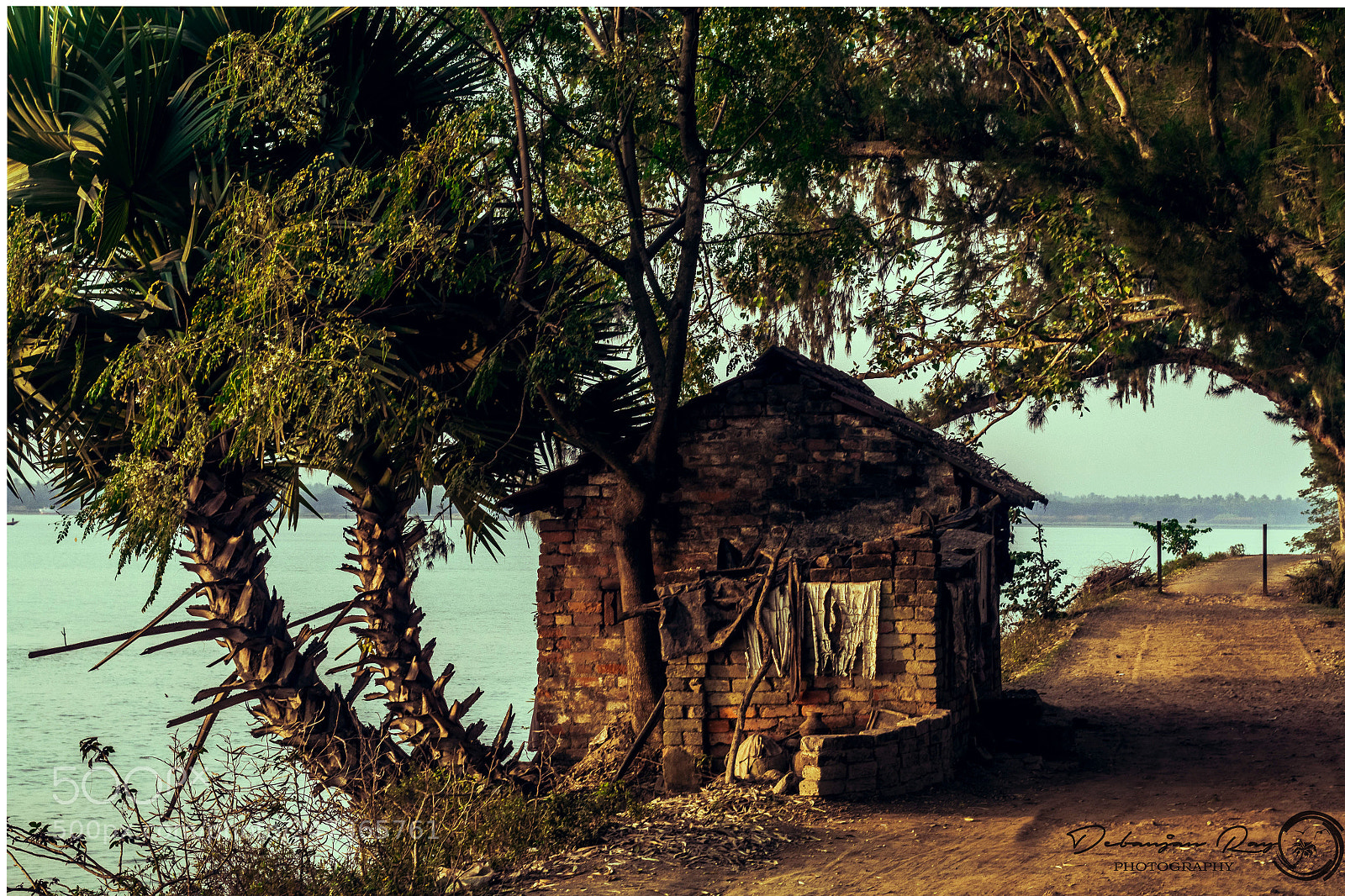 Canon EOS 1200D (EOS Rebel T5 / EOS Kiss X70 / EOS Hi) sample photo. House by the river photography