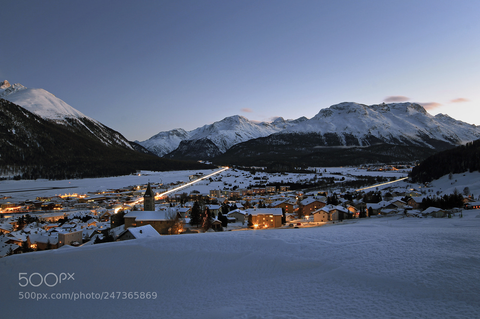 Canon EOS 700D (EOS Rebel T5i / EOS Kiss X7i) sample photo. Blue hour in samedan photography