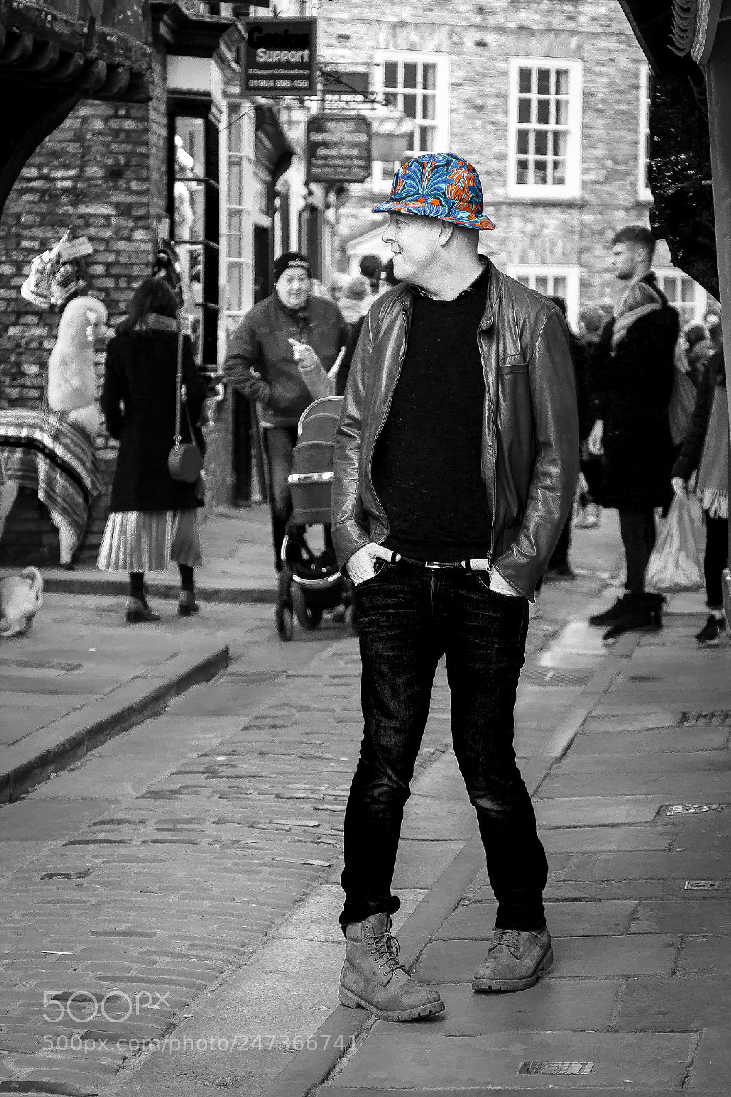Canon EOS 550D (EOS Rebel T2i / EOS Kiss X4) sample photo. Hat guy ! photography