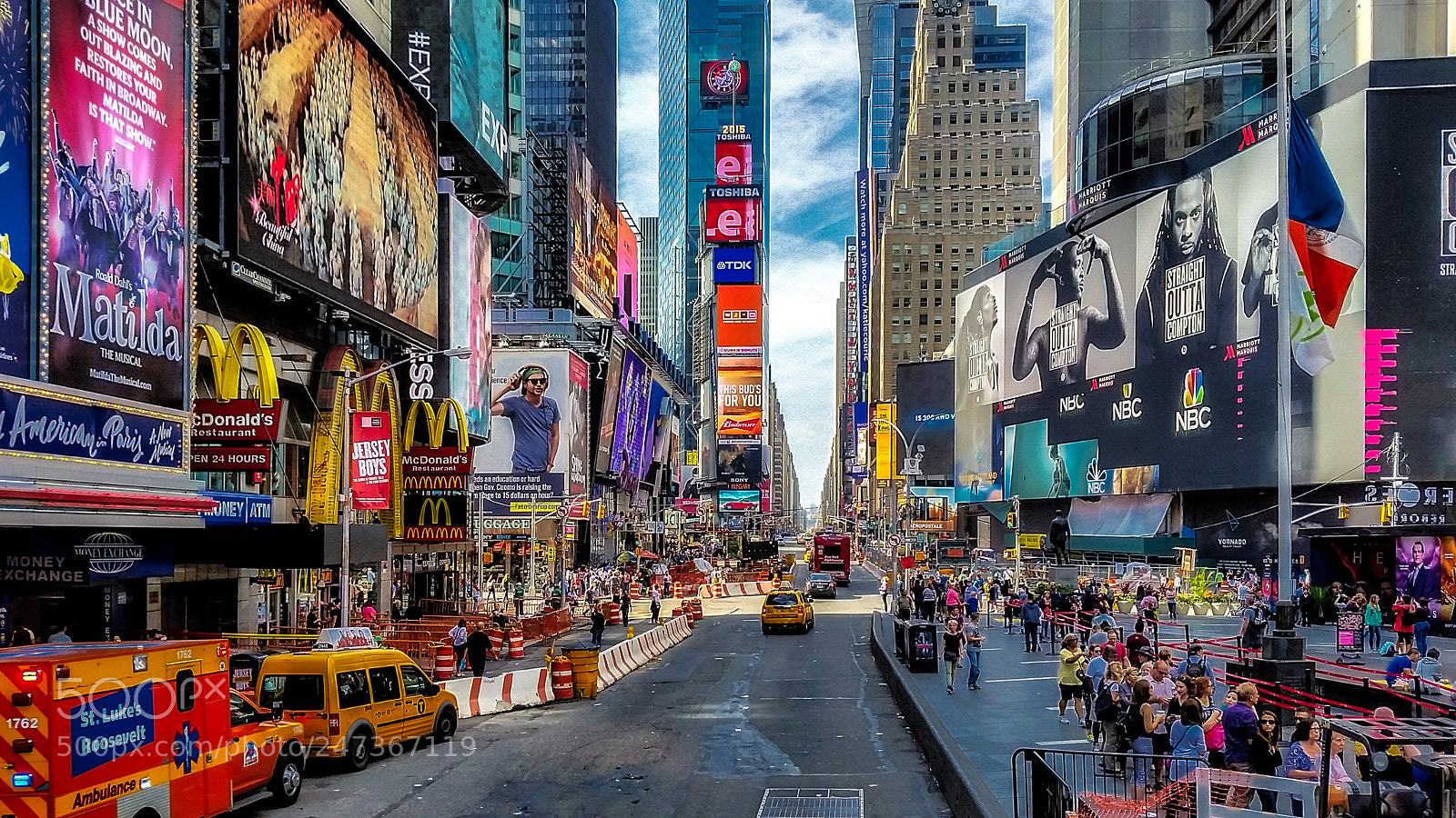 Samsung Galaxy S5 sample photo. Time square photography
