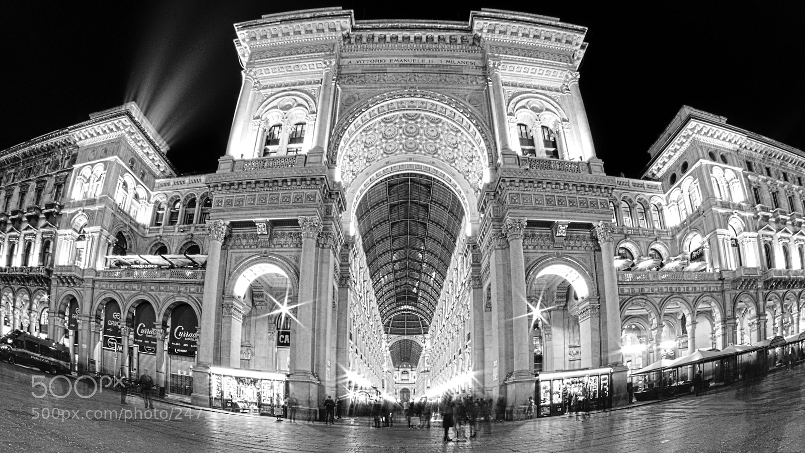 Pentax K-S2 sample photo. Milan gallery photography