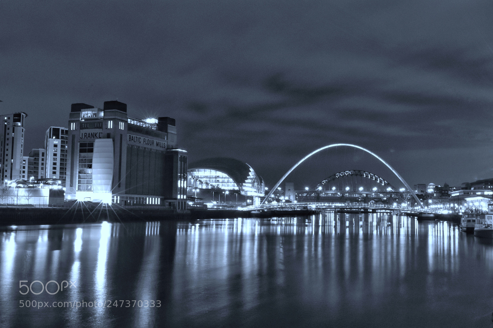 Nikon D3400 sample photo. Newcastle quayside in black photography