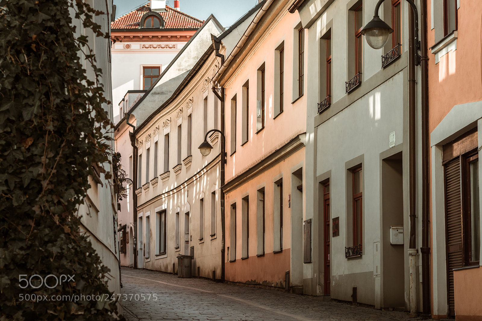 Canon EOS 80D sample photo. Old town alley photography