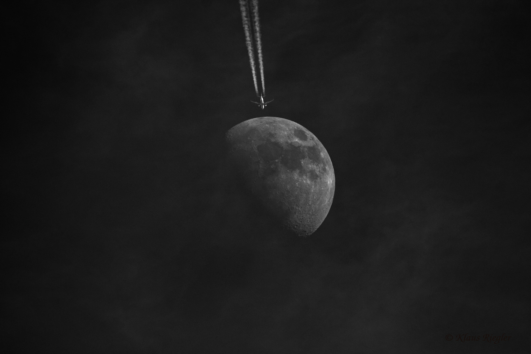 Tamron SP 150-600mm F5-6.3 Di VC USD sample photo. Plane flies into the moon photography