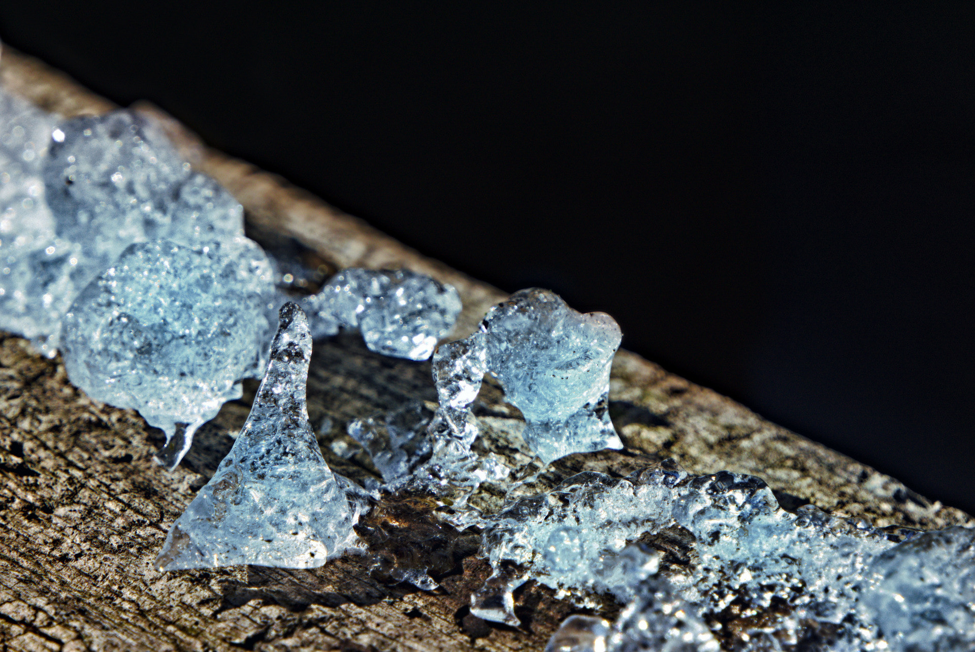 Sony E 55-210mm F4.5-6.3 OSS sample photo. Icy photography