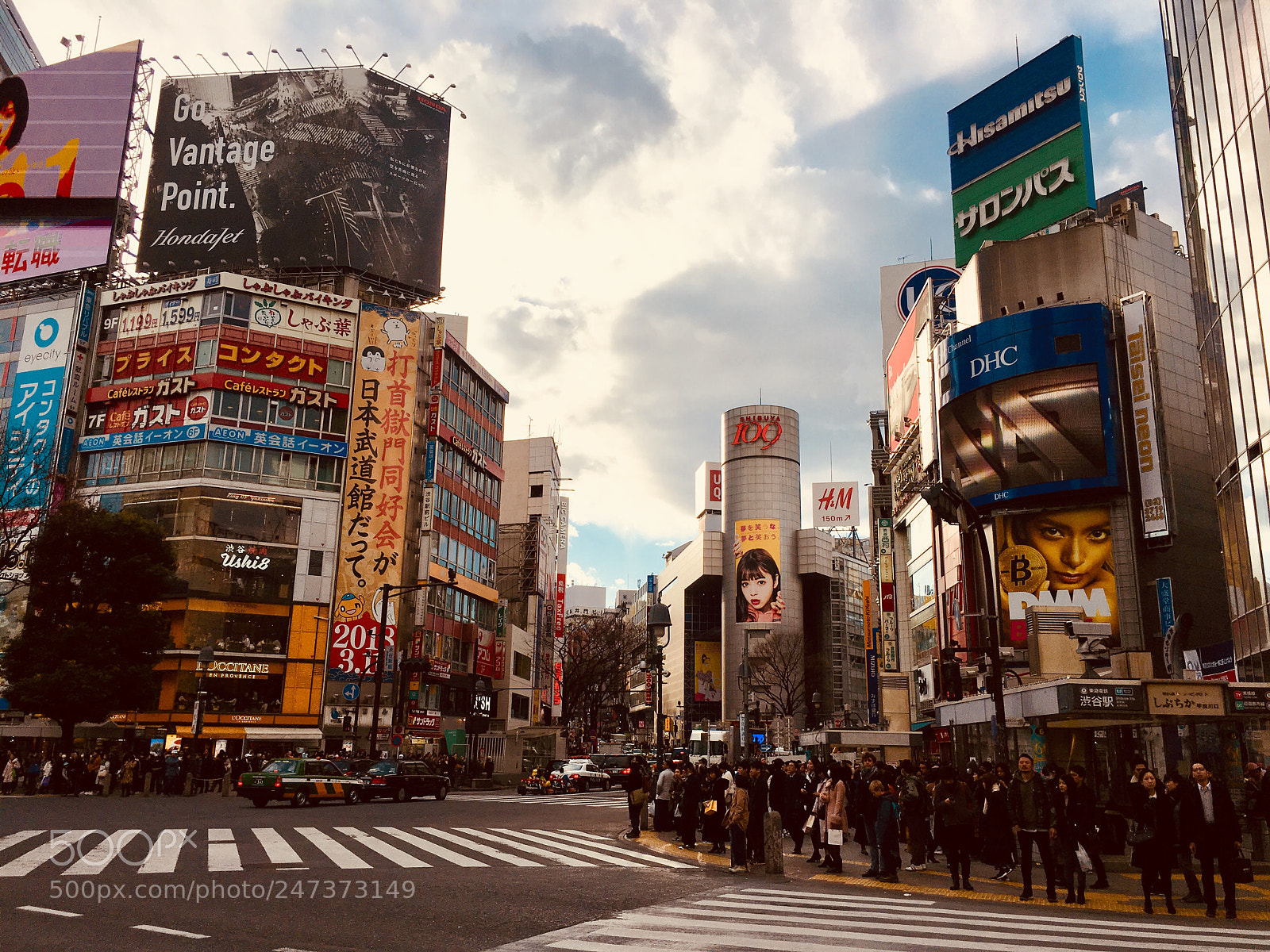 Apple iPhone 6s sample photo. Shibuya circus photography