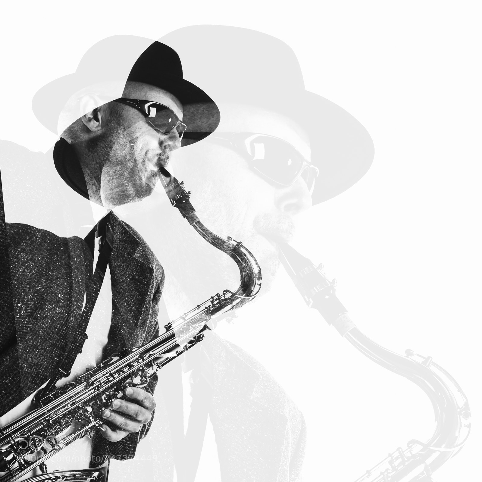 Canon EOS-1Ds Mark II sample photo. Saxophonist photography