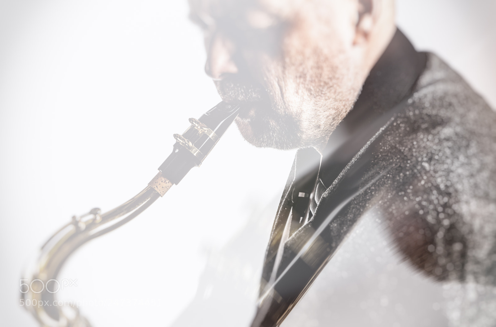 Canon EOS-1Ds Mark II sample photo. Saxophonist photography