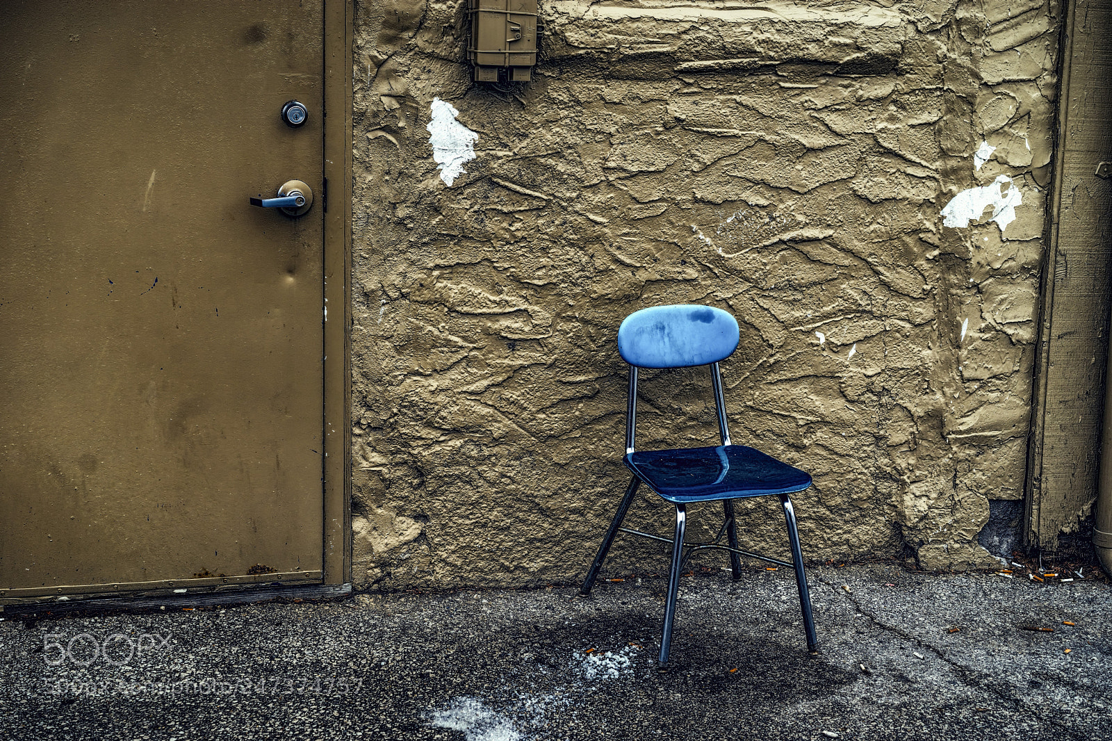 Sony a7 II sample photo. Smoker's lounge photography