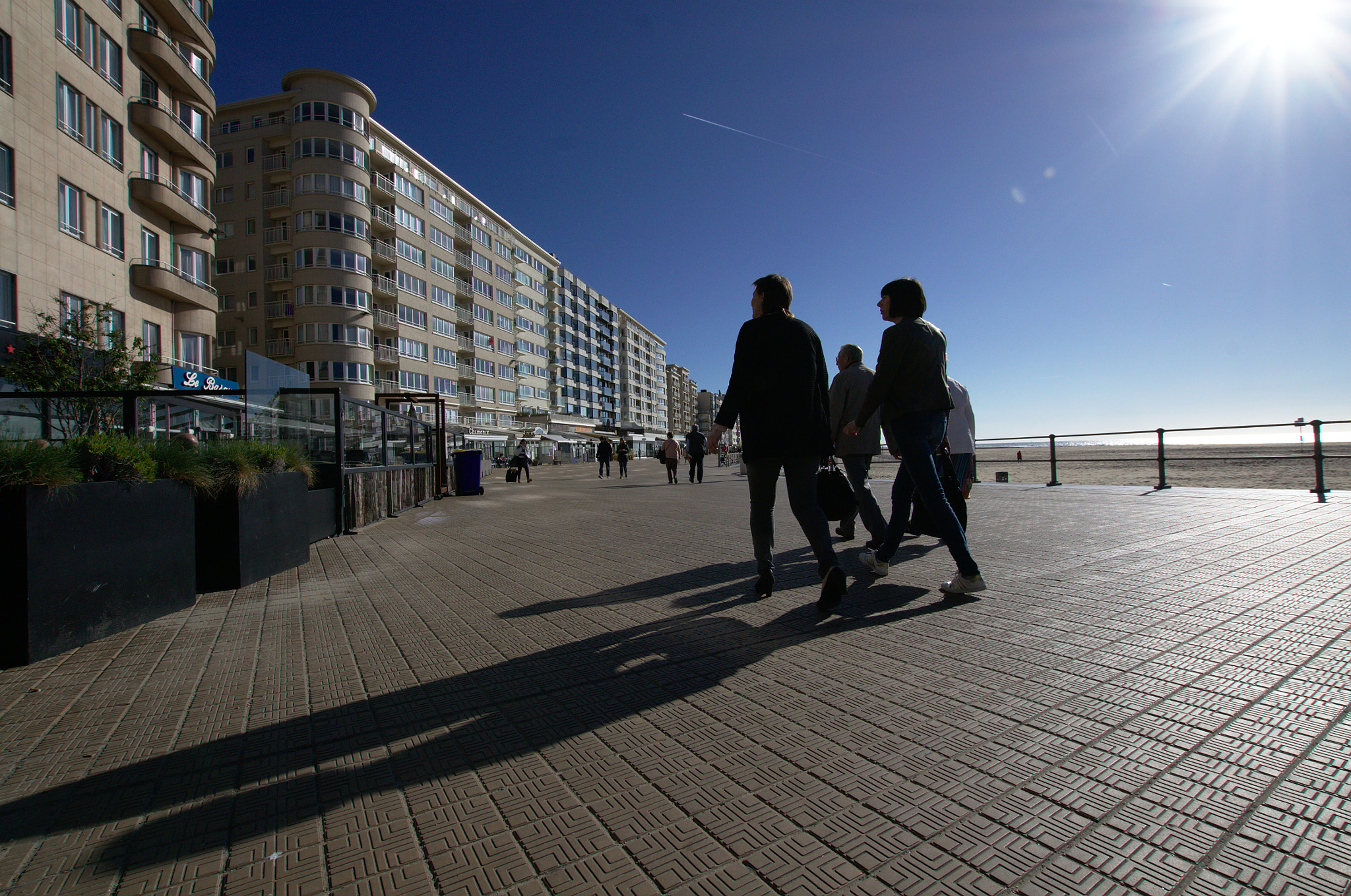 Nikon D3100 + Sigma 10-20mm F3.5 EX DC HSM sample photo. Beach walk in oostende. photography