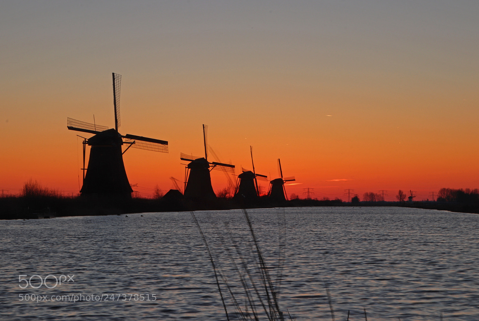 Canon EOS 800D (EOS Rebel T7i / EOS Kiss X9i) sample photo. Kinderdijk golden hour photography
