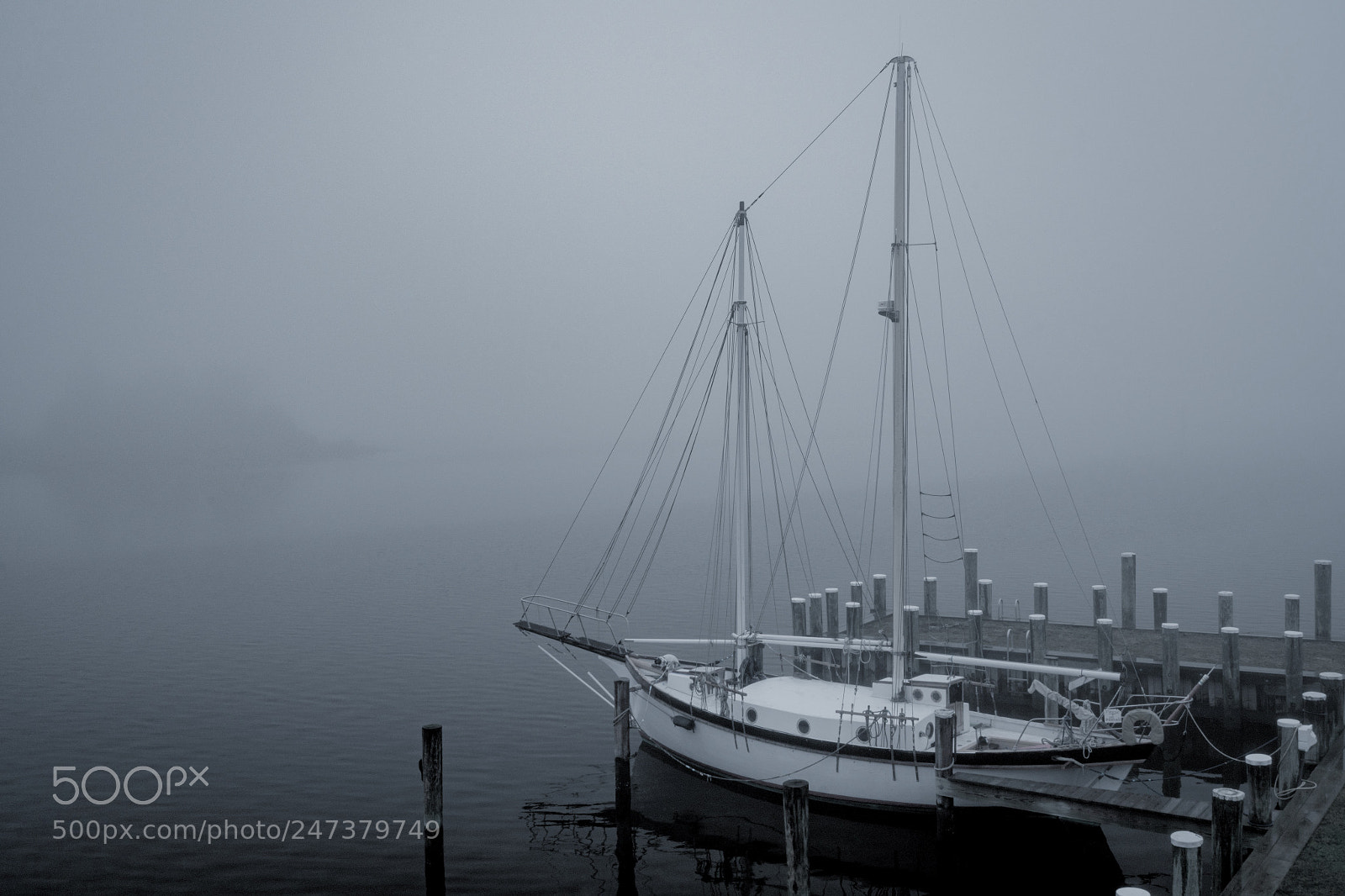 Sony a7R III sample photo. Docked photography